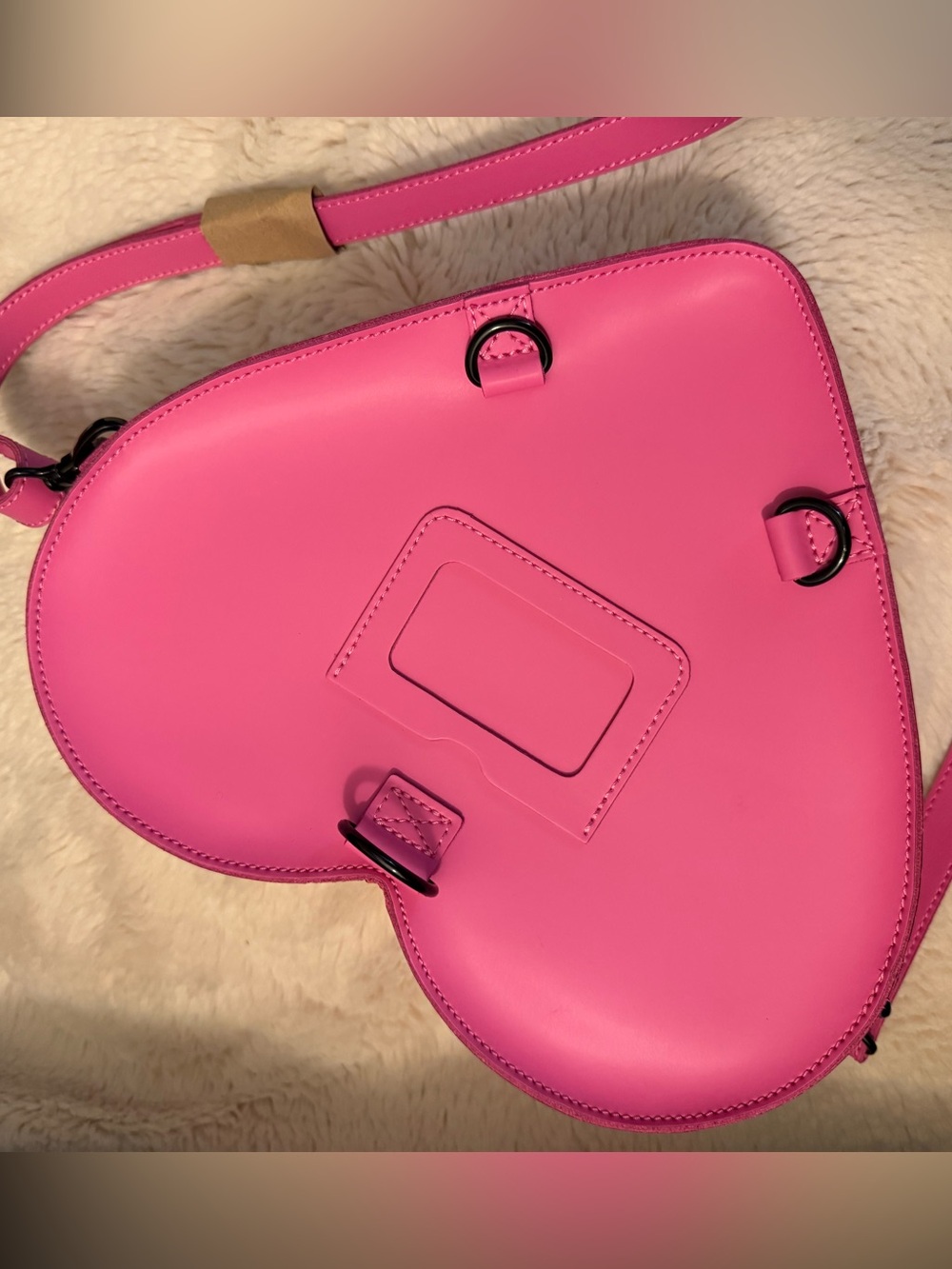 Dr. Martens NWT Hot Pink Heart-Shaped Crossbody Bag Backpack - Picture 3 of 4
